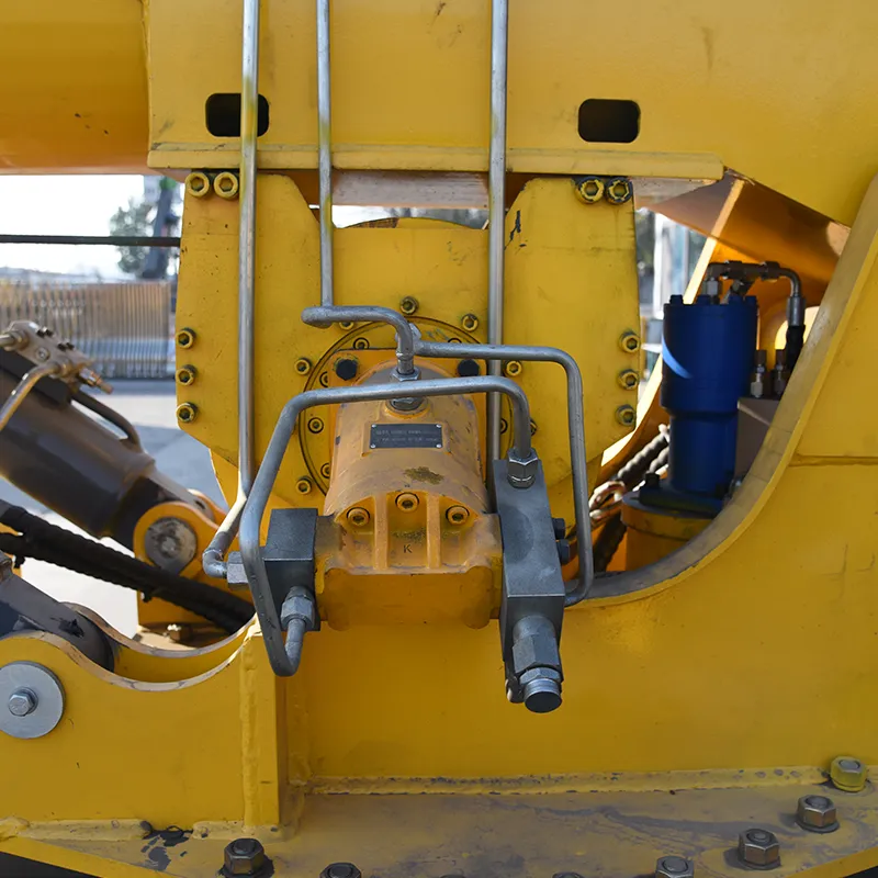 10-тонный жёлтый паучий кран (5)