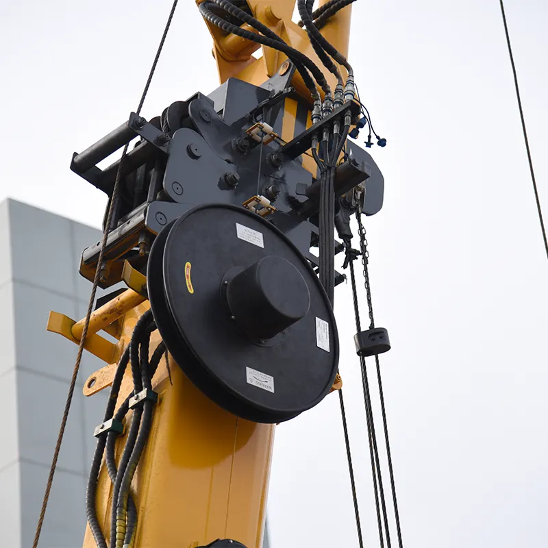 10-тонный паучий кран с управляемой стрелой (6)