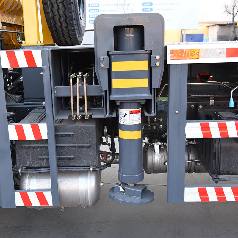 16-тонный автомобильный кран Dongfeng (4)