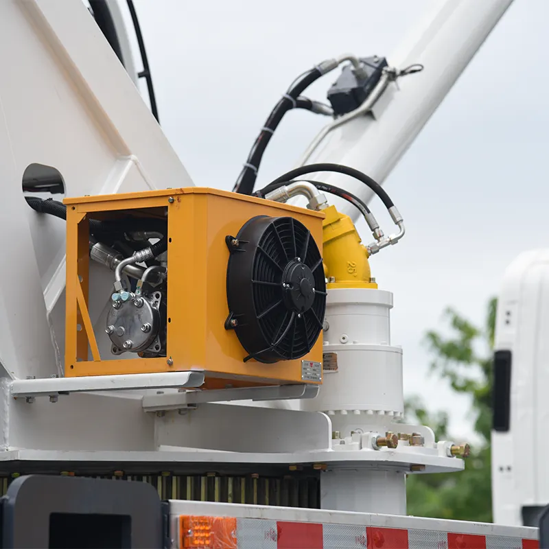 16-тонный автомобильный кран Isuzu (7)