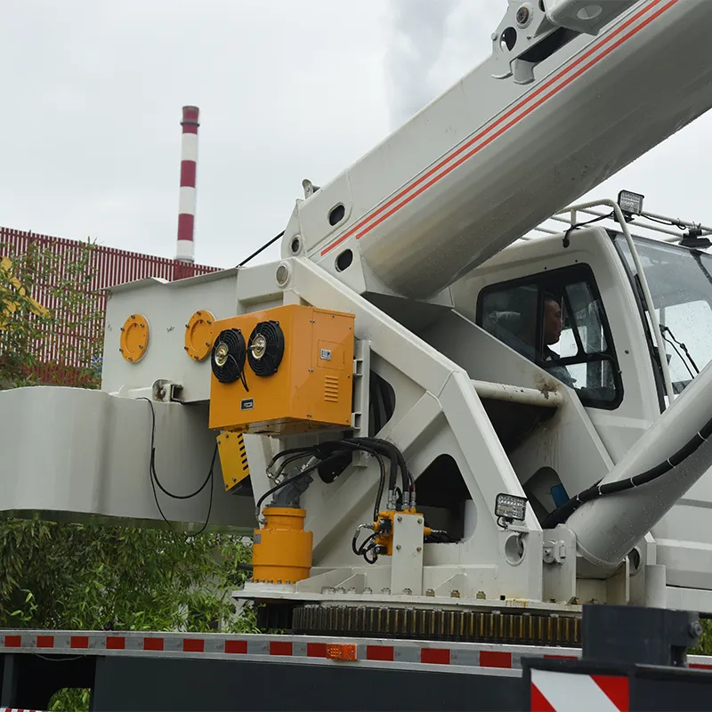 25-тонный автомобильный кран Dayun (4)