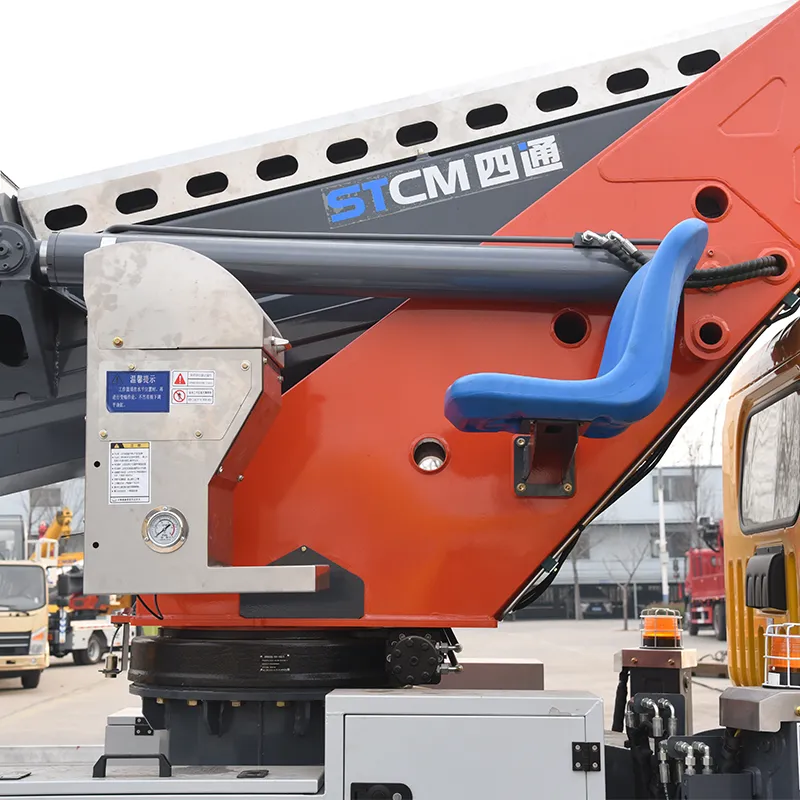 33-метровая автовышка Dongfeng (1)