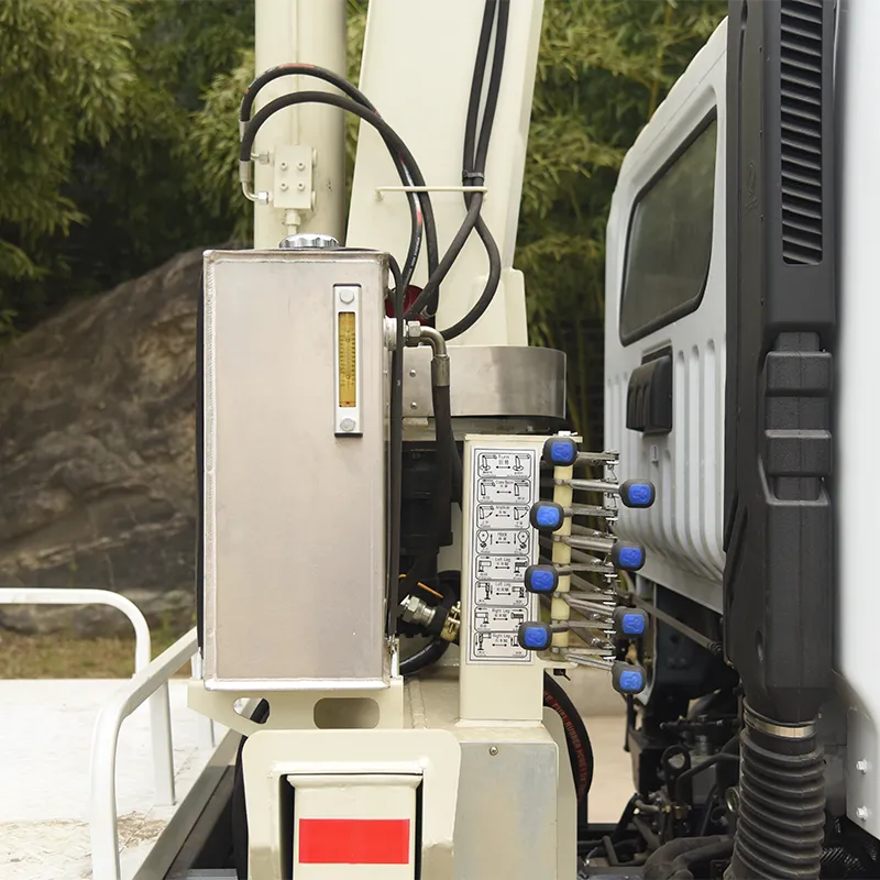 4-тонный кран-манипулятор Dongfeng с люлькой 2 (6)