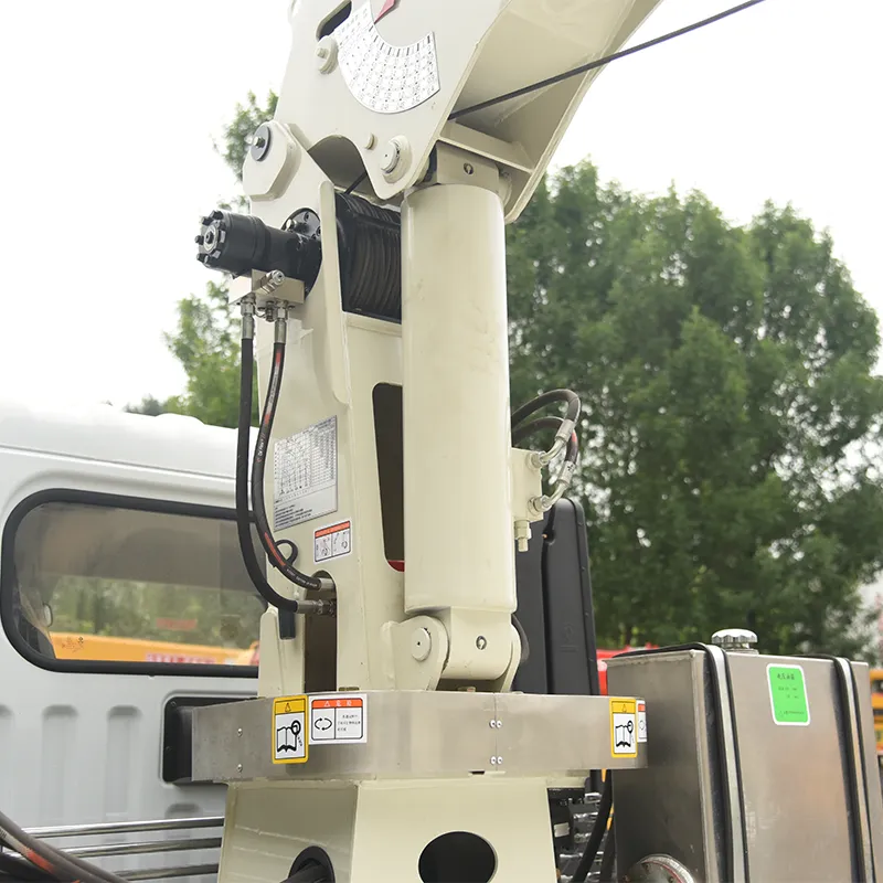 4-тонный кран-манипулятор Dongfeng с люлькой 2 (8)