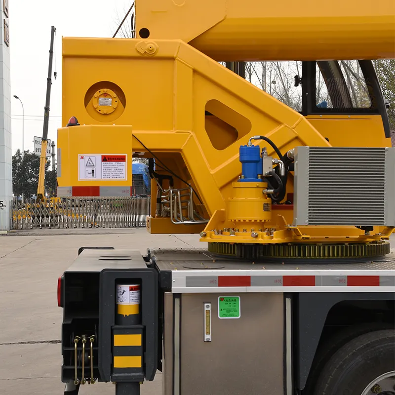 5-тонный автомобильный кран Dongfeng1 (1)