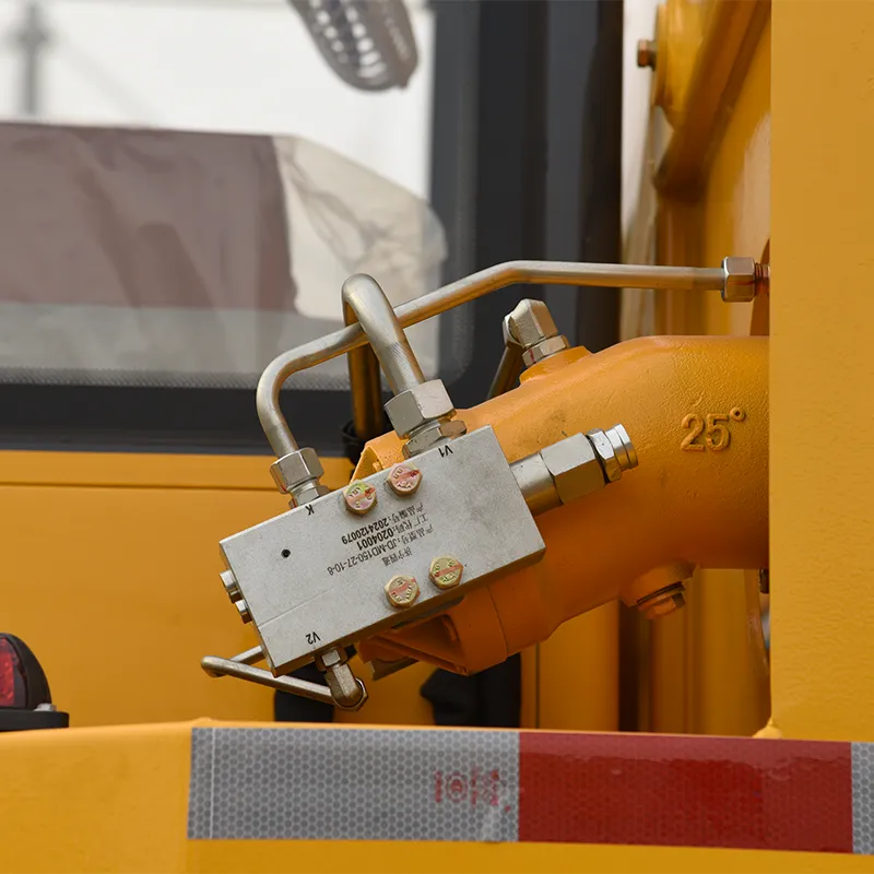 5-тонный автомобильный кран Dongfeng1 (8)