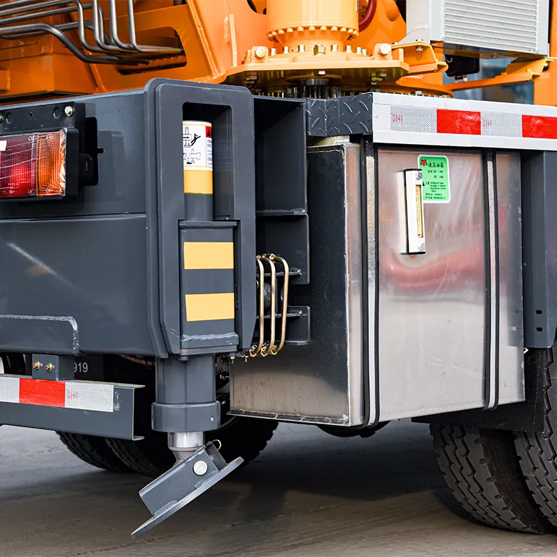 5-тонный автомобильный кран Isuzu (1)