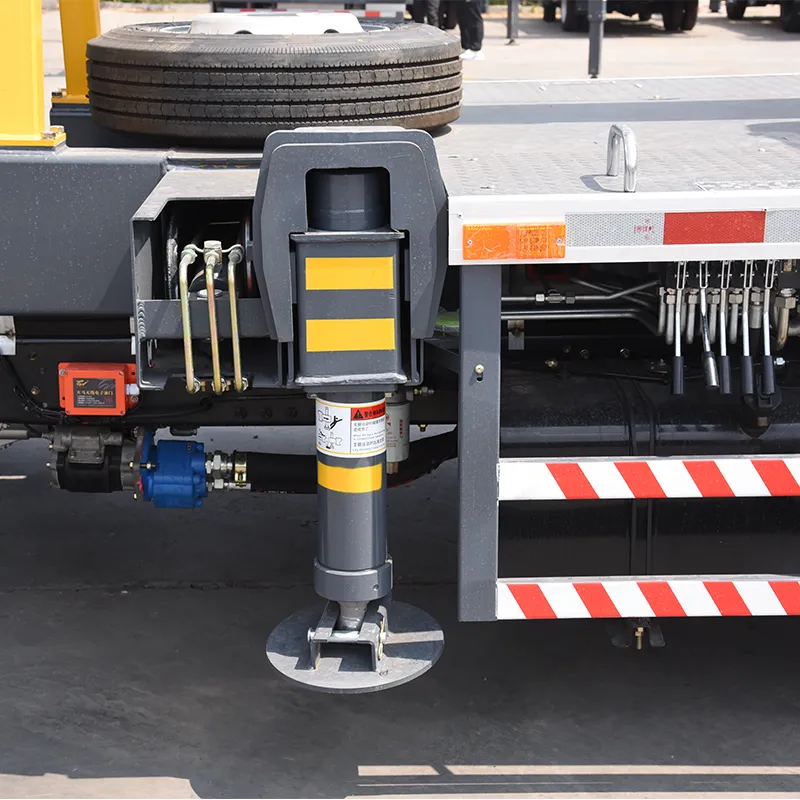 8-тонный автомобильный кран Dongfeng экспорт (6)