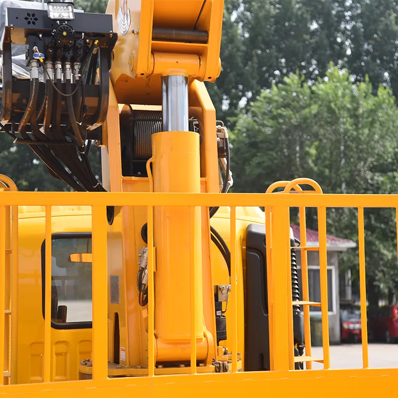 8-тонный кран-манипулятор Foton Ouhang (6)